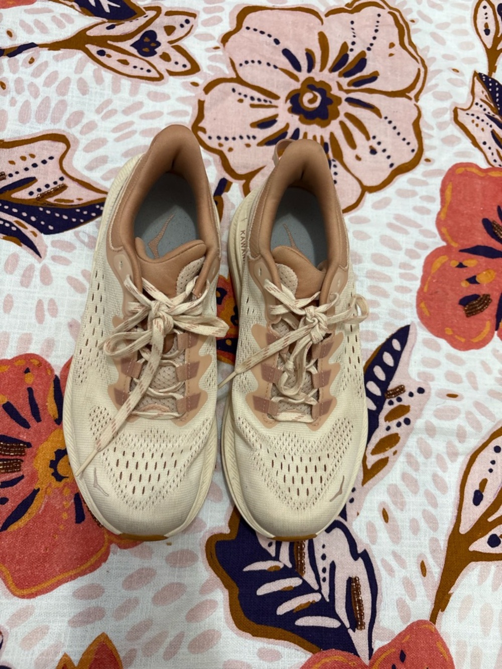 HOKA Kawana 2 Running Shoes Vanilla Sandstone Size 8B Pre-Owned - Picture 2 of 6